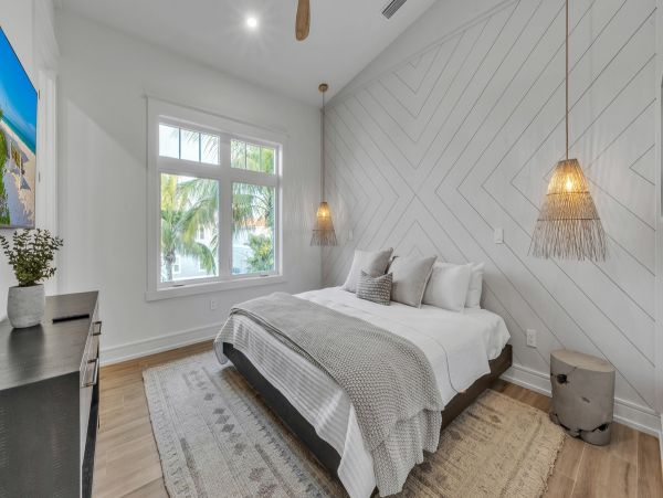 Steps From Gulf Seven Bedroom Rental Home in Bradenton Beach