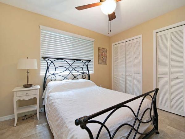 Naples 4 Bedroom Home with Private Pool & Spa Sleeps 10