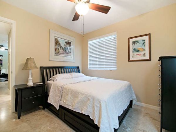 Naples 4 Bedroom Home with Private Pool & Spa Sleeps 10