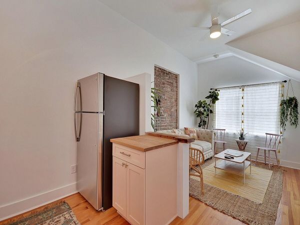 Charleston Home 1005938