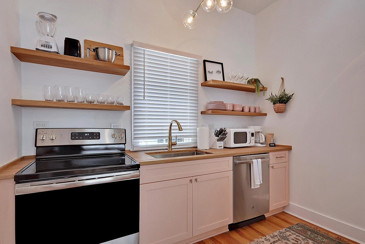 Charleston Home 1005938