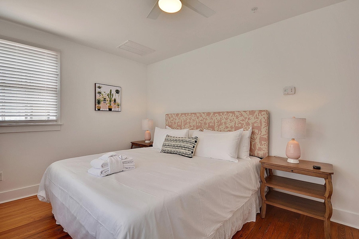 Charleston Home 1005938