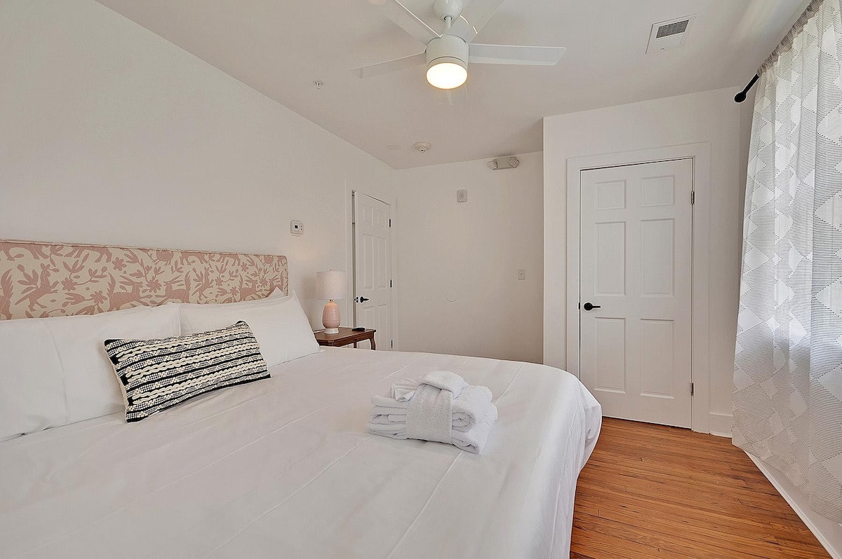 Charleston Home 1005938