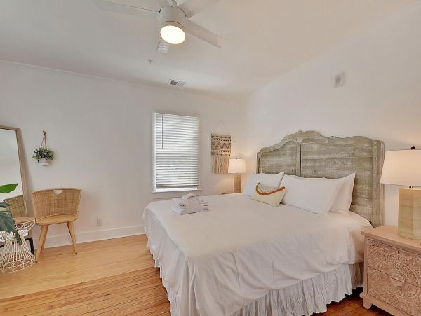 Charleston Home 1005938