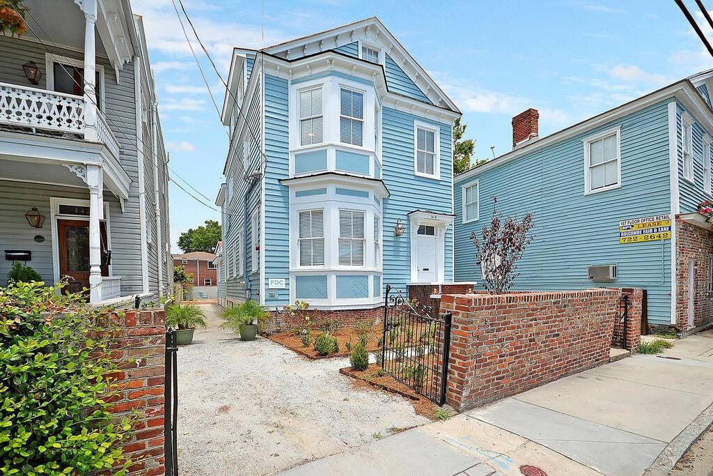 Charleston Home 1005938