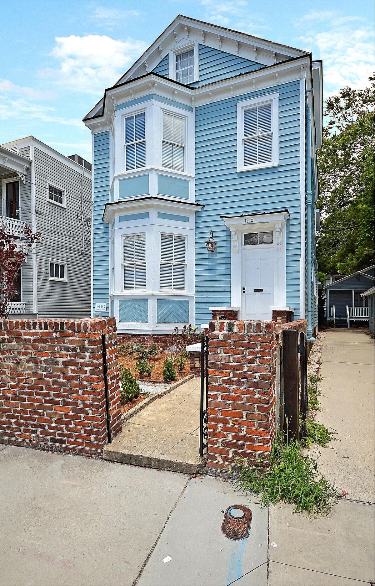 Charleston Home 1005938