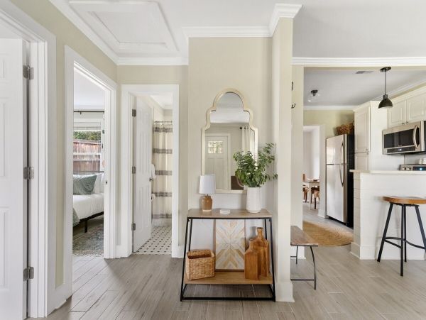 Charleston Home 1005942