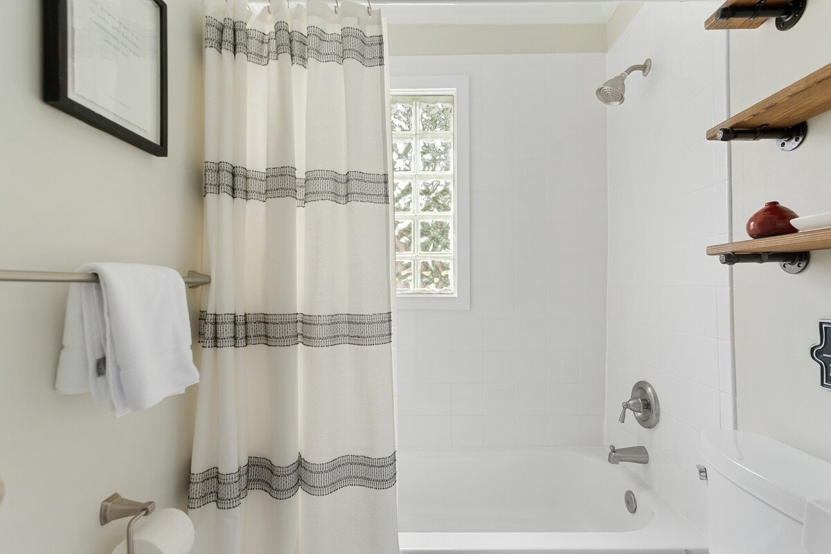 Charleston Home 1005942