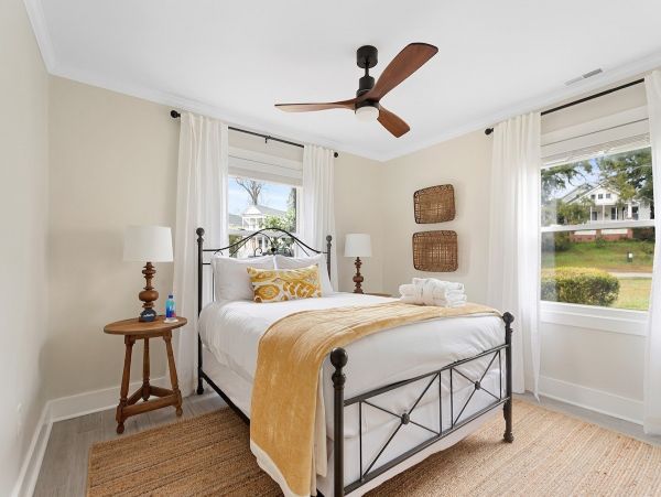 Charleston Home 1005942