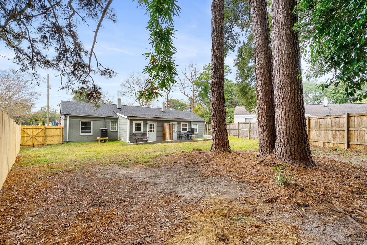Charleston Home 1005942