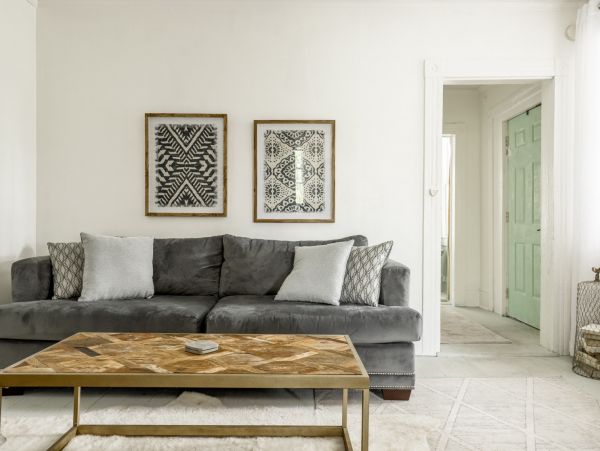 Charleston Home 1005944