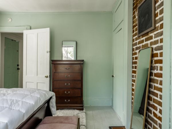 Charleston Home 1005944