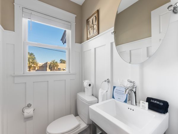 Charleston Home 1005949