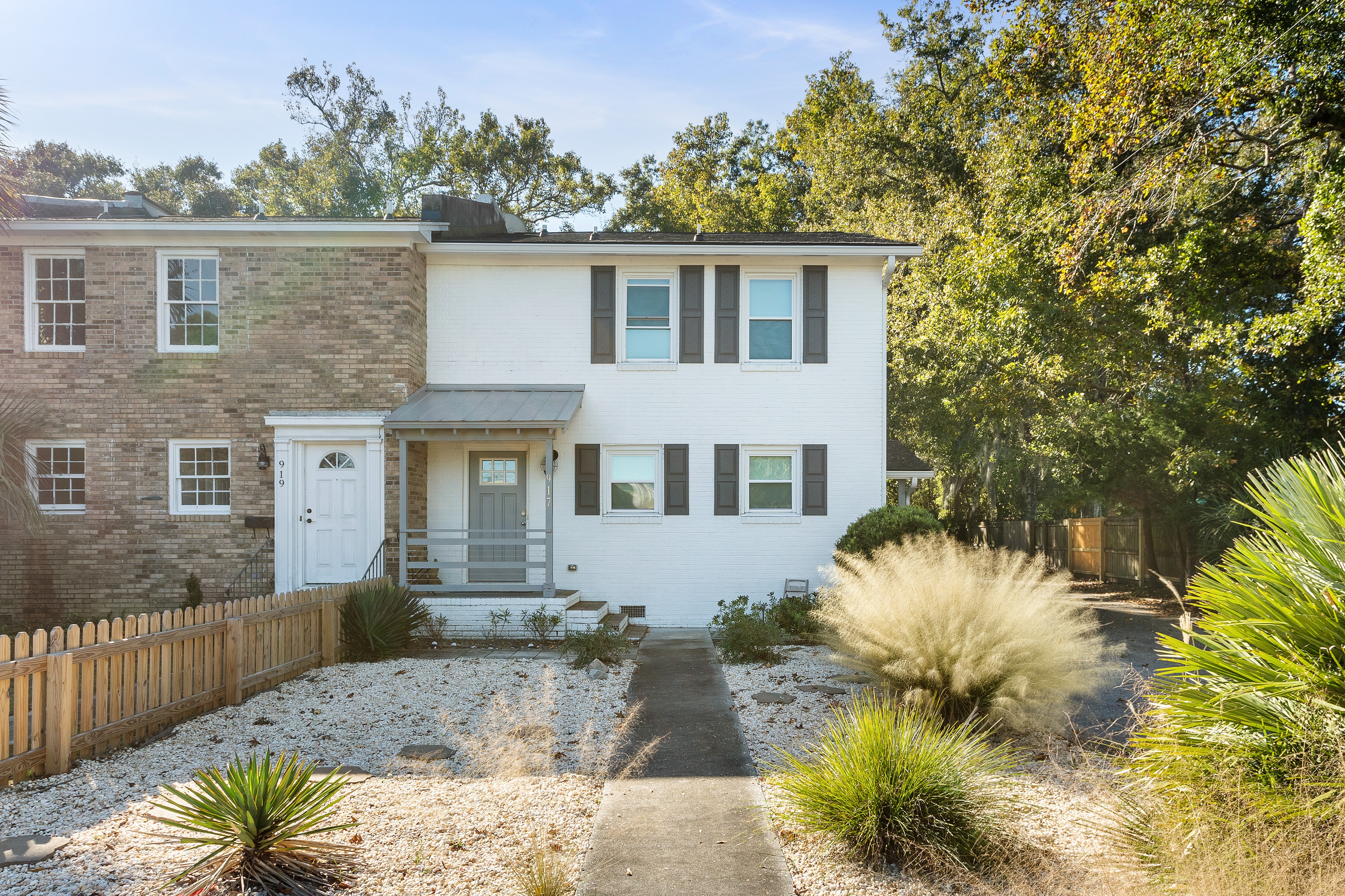 Charleston Home 1005949