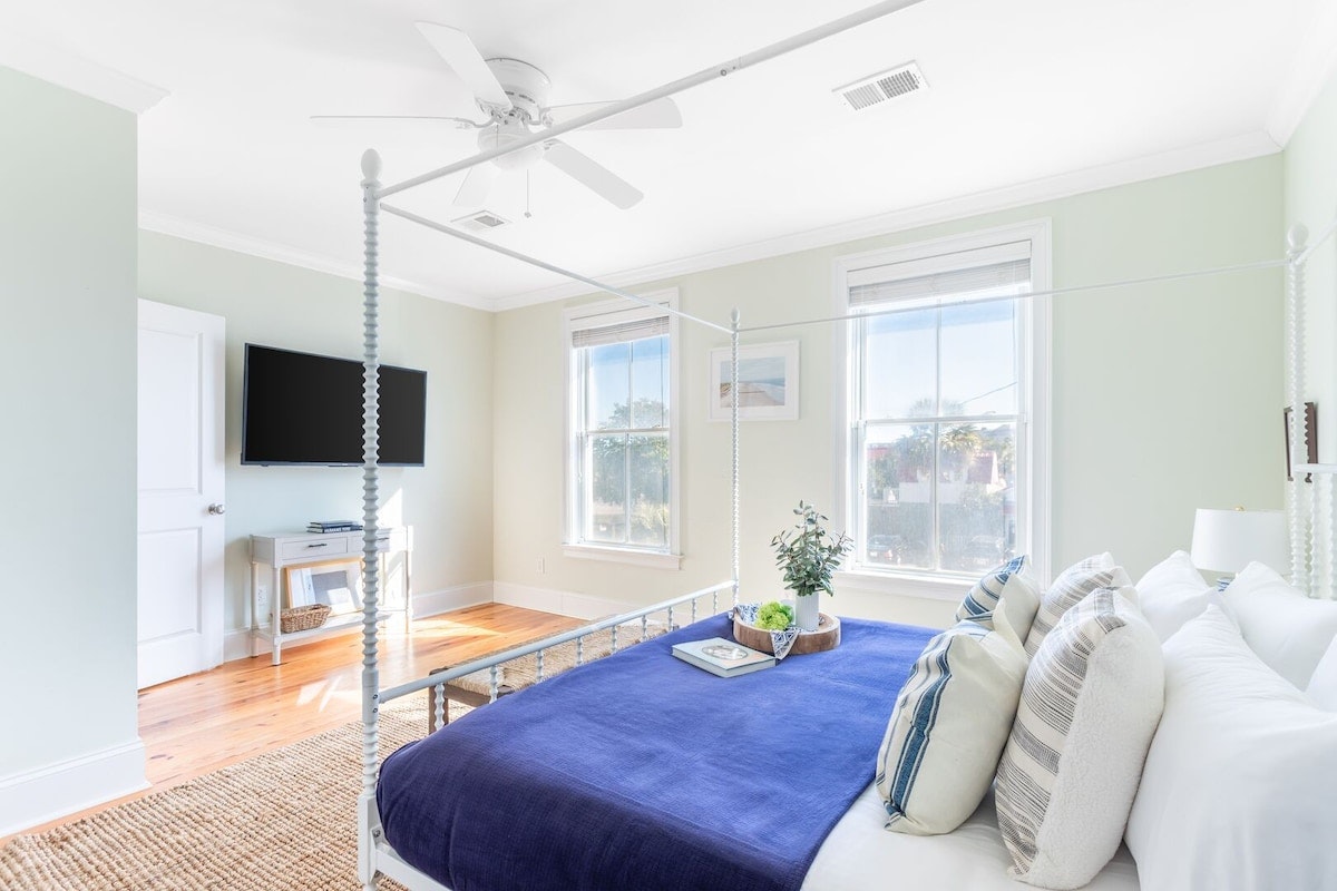 Beautiful 6 Bedroom Home in Isle of Palms Sleeps 14