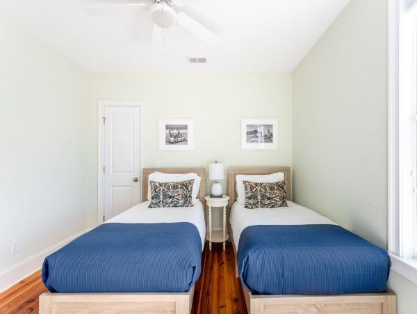 Beautiful 6 Bedroom Home in Isle of Palms Sleeps 14