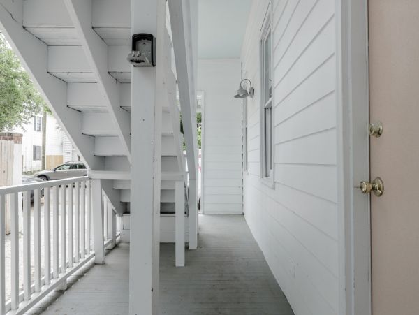 Charleston Home 1005958