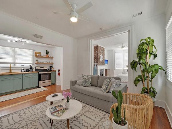 Charleston Home 1005964