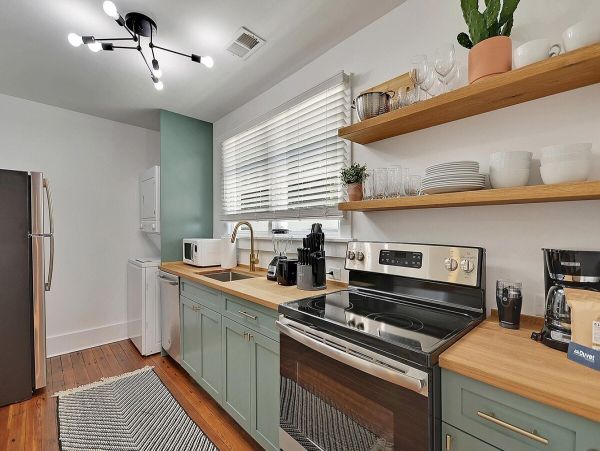 Charleston Home 1005964
