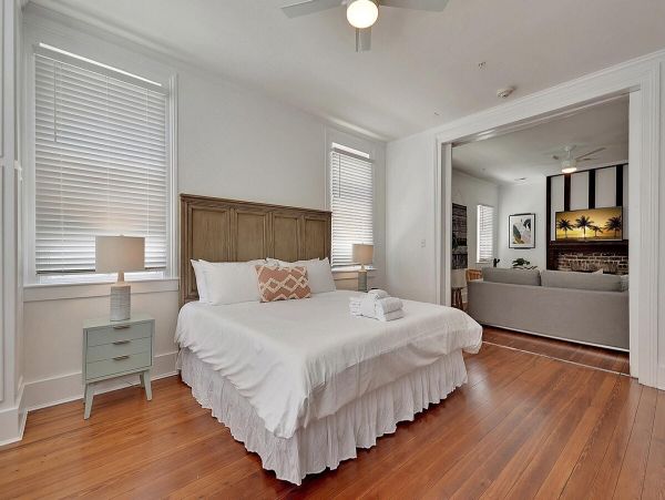 Charleston Home 1005964
