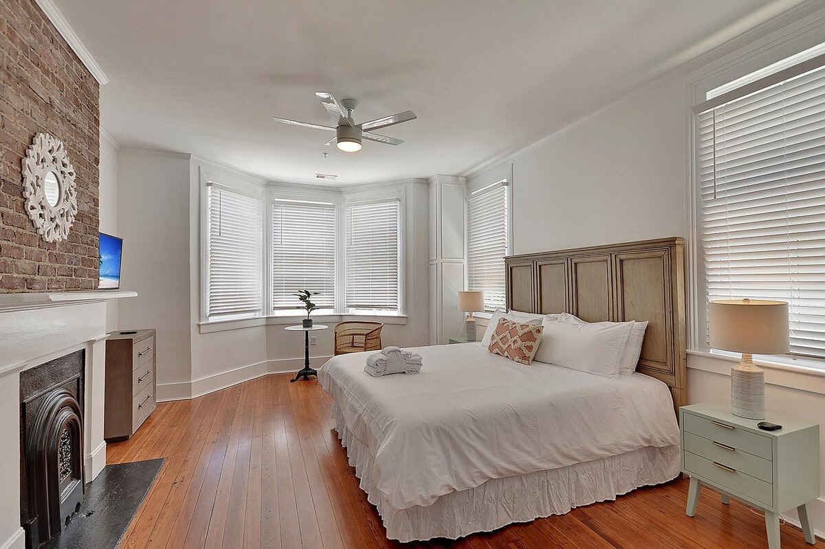 Charleston Home 1005964