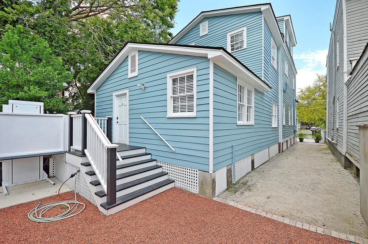 Charleston Home 1005964