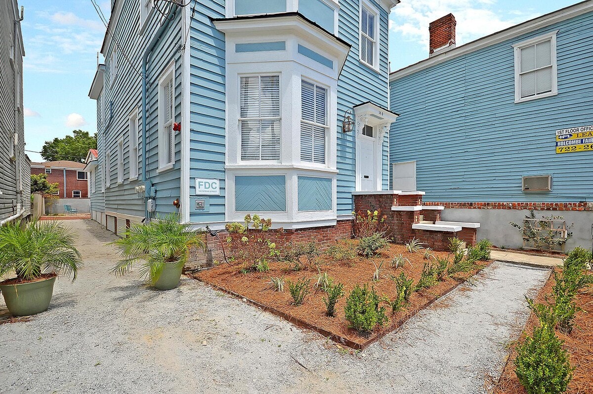 Charleston Home 1005964