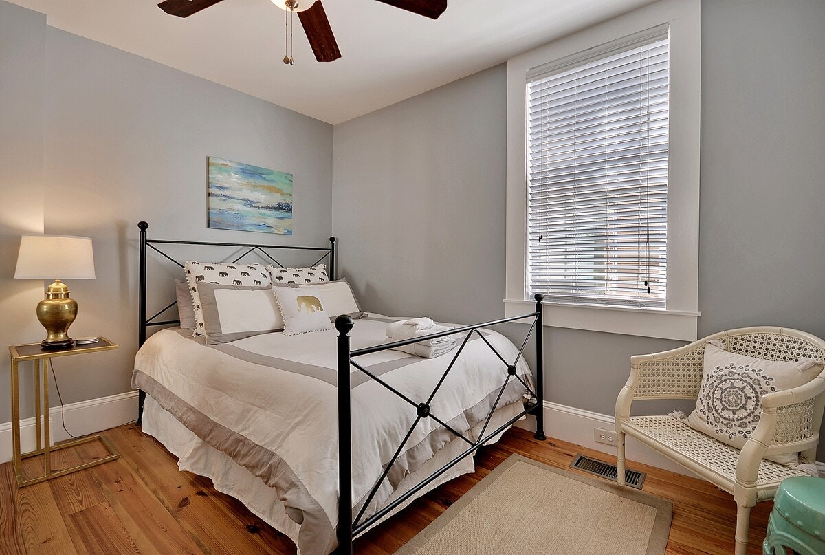 Charleston Home 1005966
