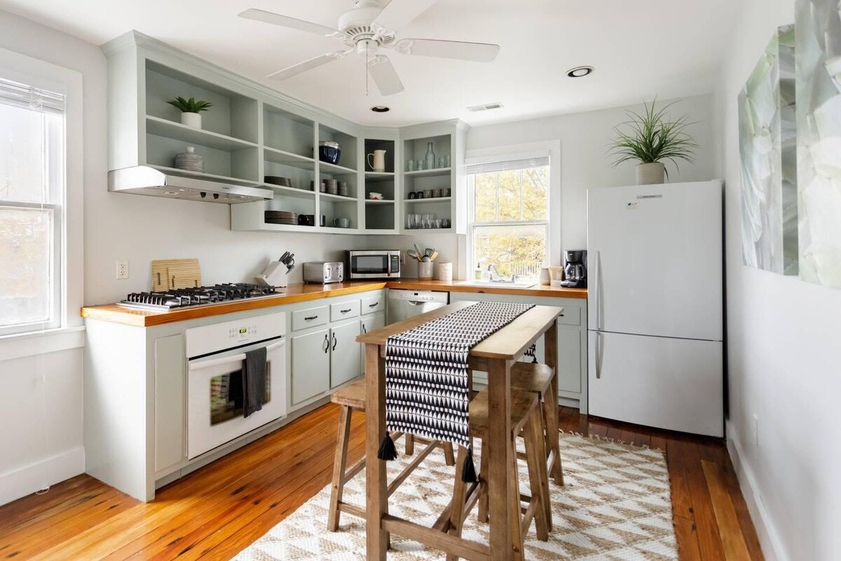 Charleston Home 1005969