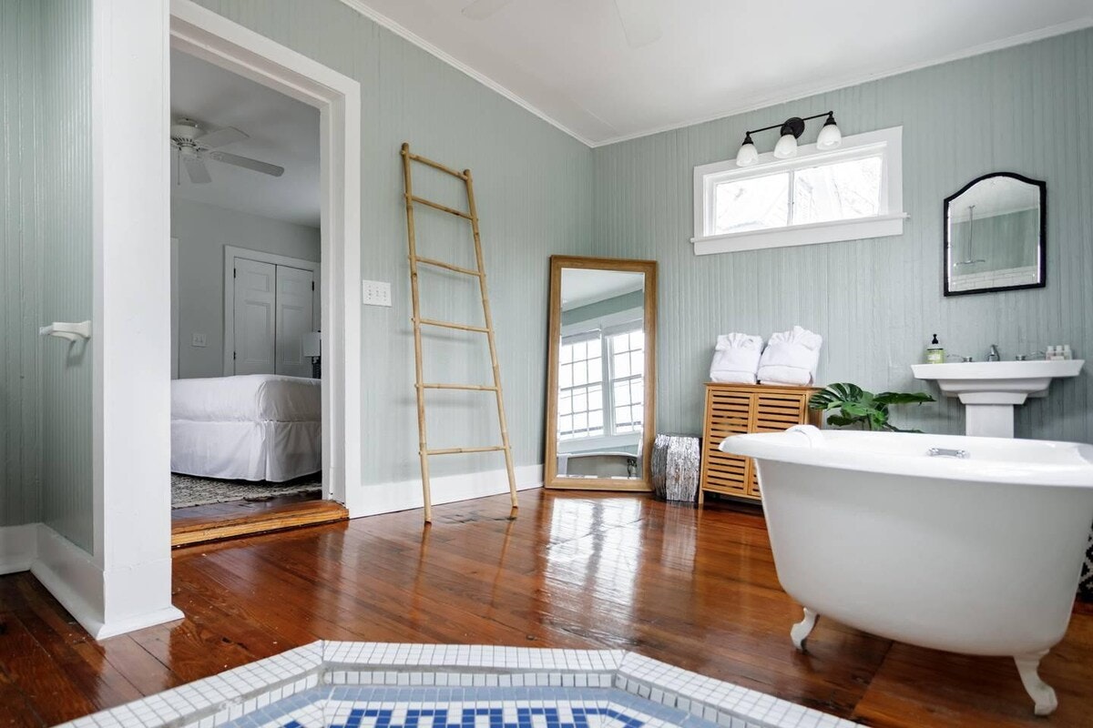 Charleston Home 1005969