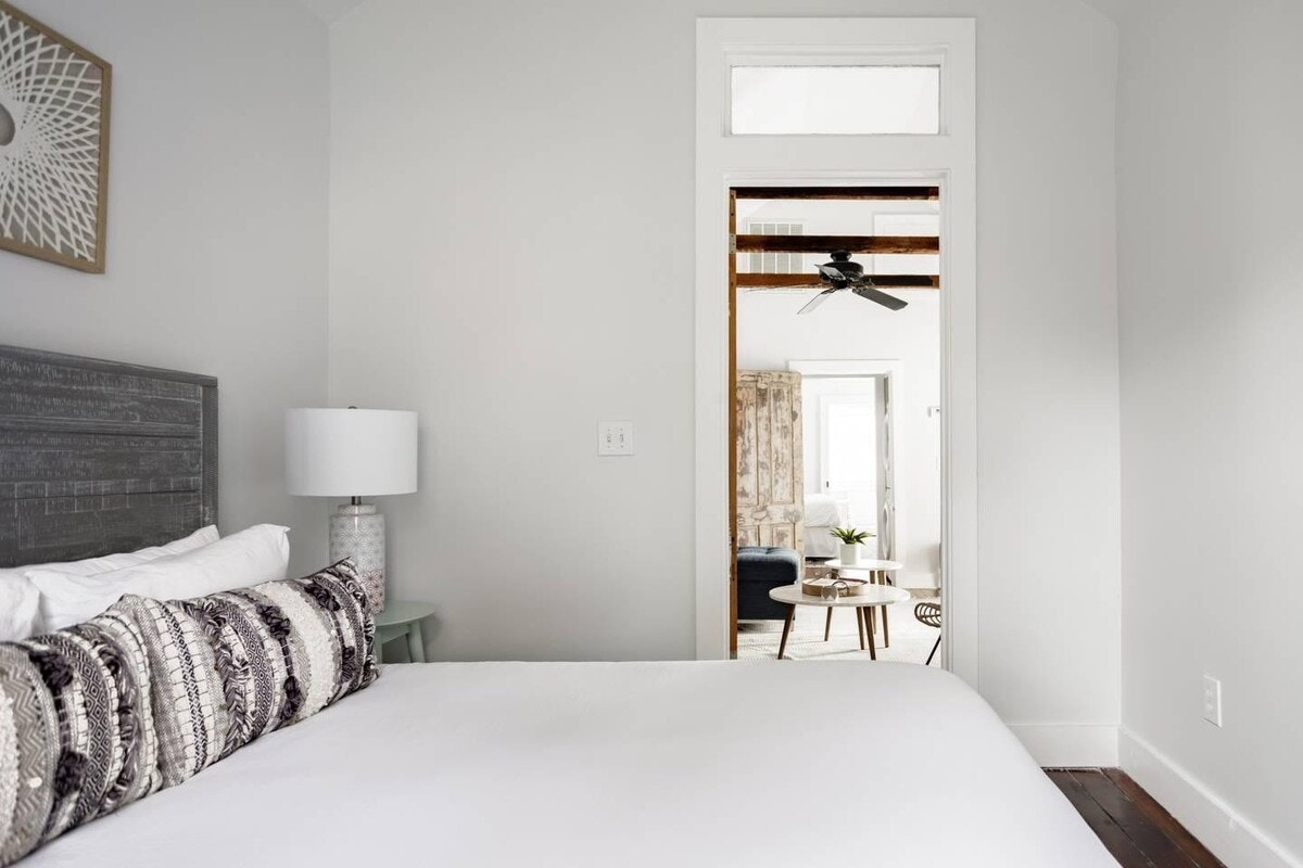 Charleston Home 1005969