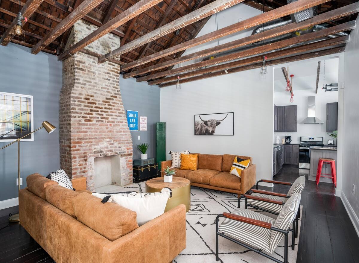 Charleston Home 1005971