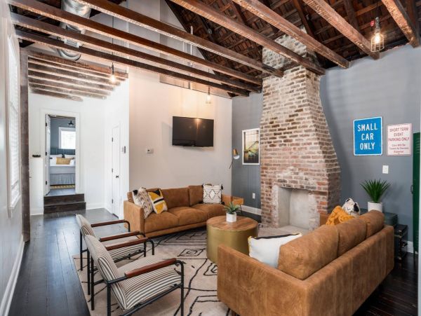 Charleston Home 1005971