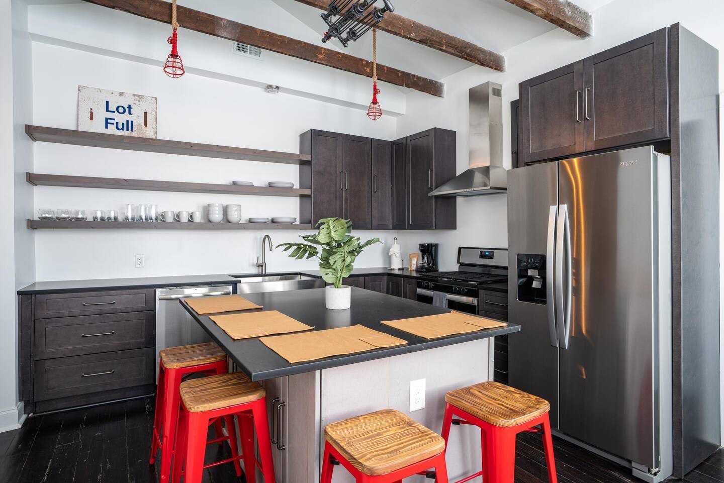 Charleston Home 1005971