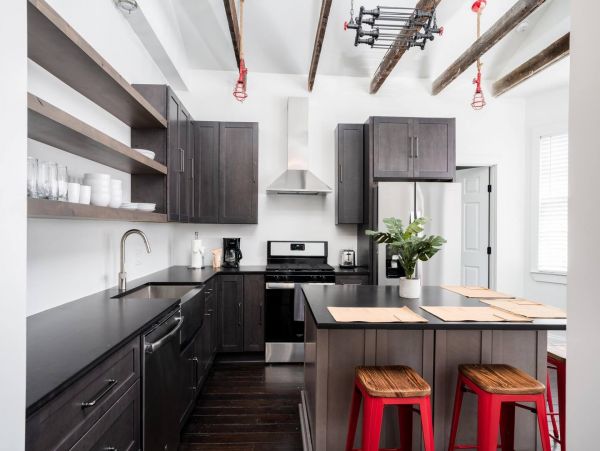 Charleston Home 1005971