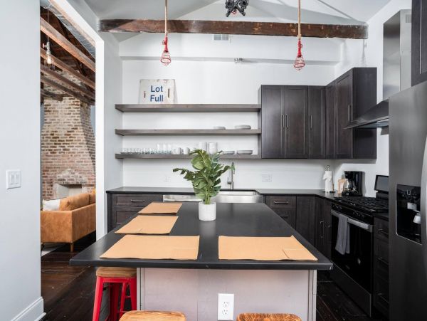 Charleston Home 1005971