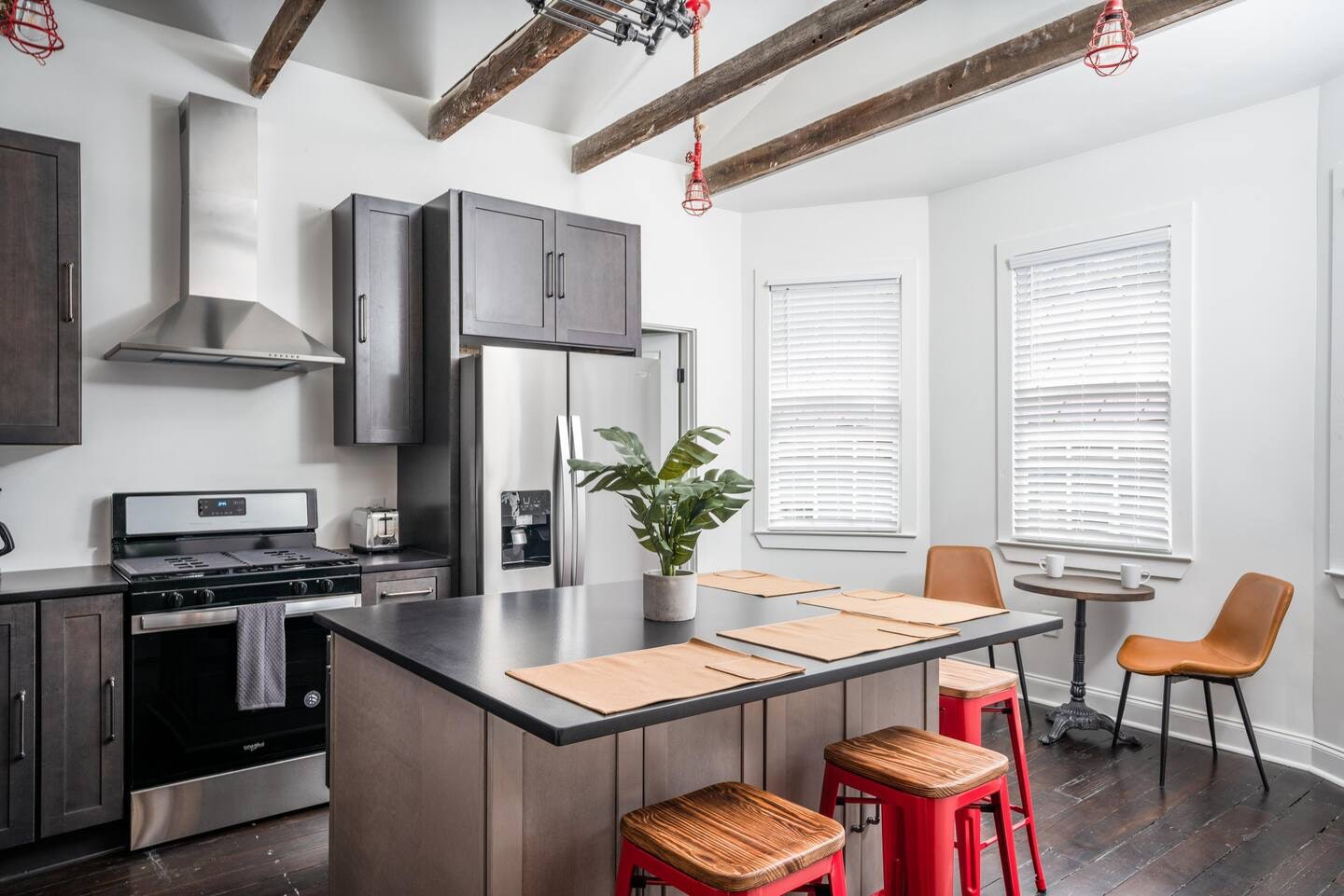 Charleston Home 1005971