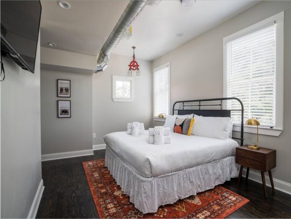 Charleston Home 1005971