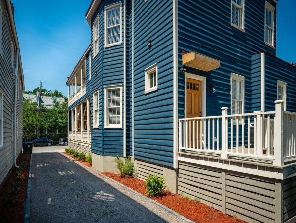 Charleston Home 1005971