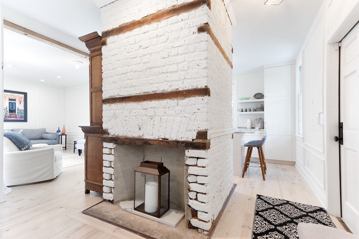 Charleston Home 1005972