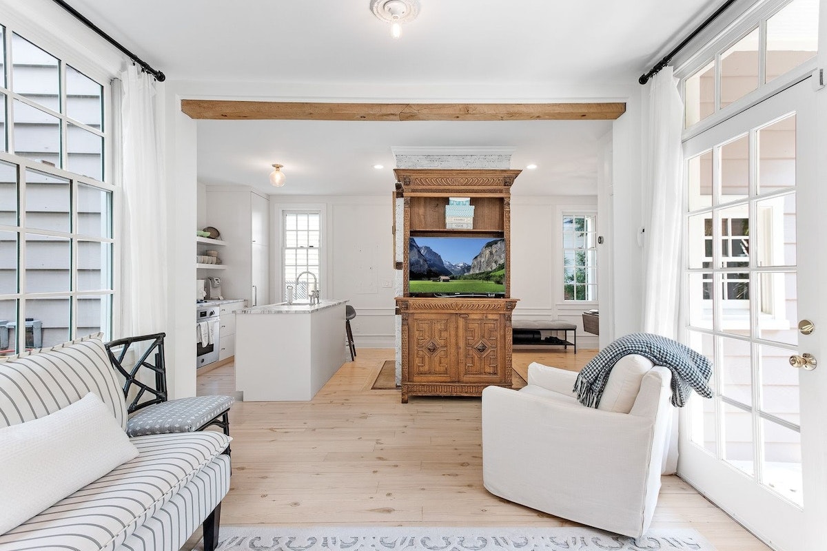 Charleston Home 1005972