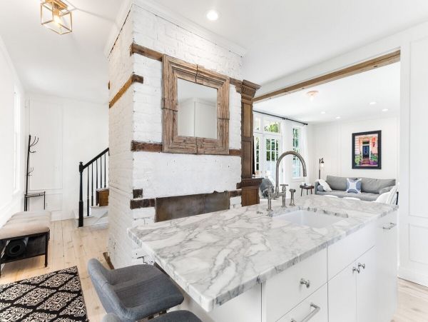 Charleston Home 1005972