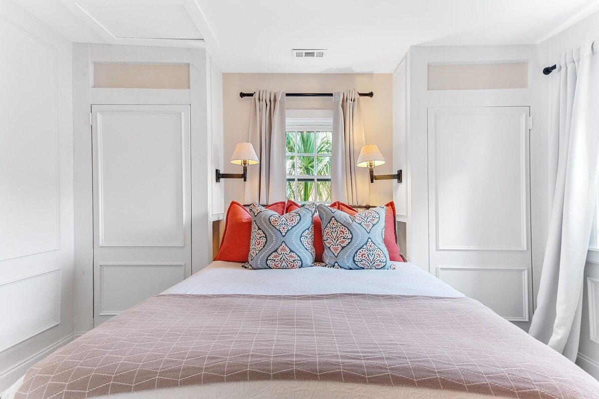 Charleston Home 1005972