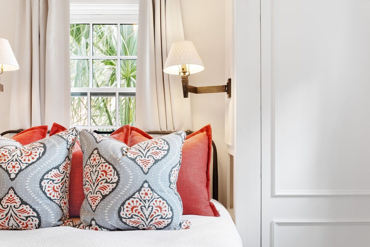 Charleston Home 1005972