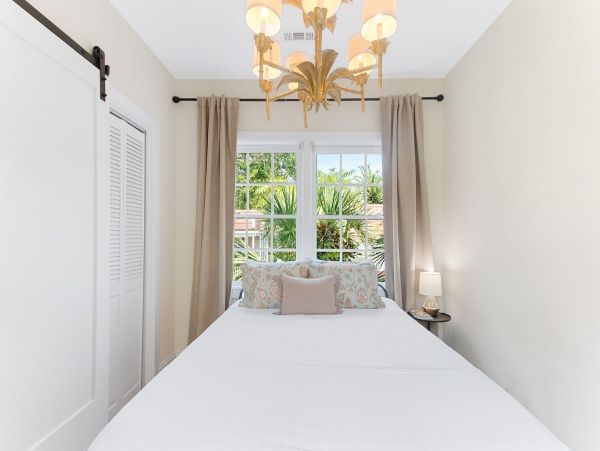 Charleston Home 1005972