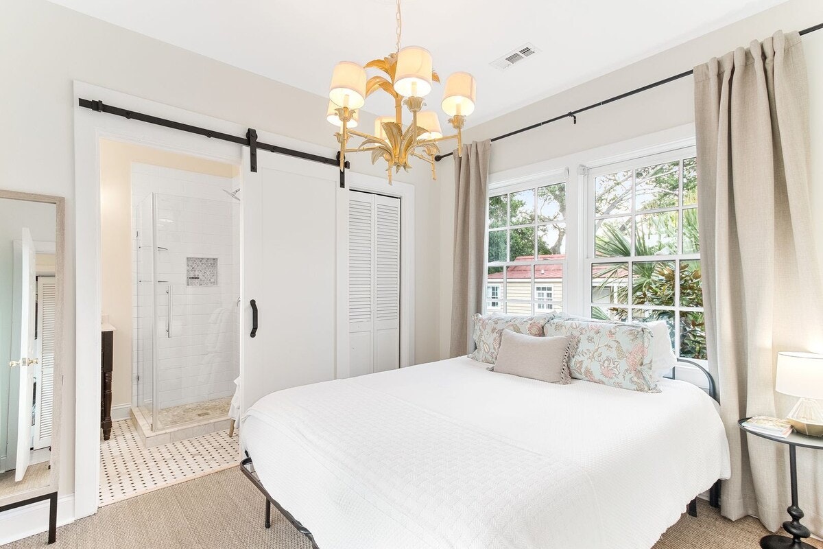 Charleston Home 1005972