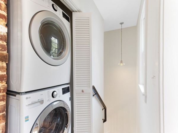 Charleston Home 1005972