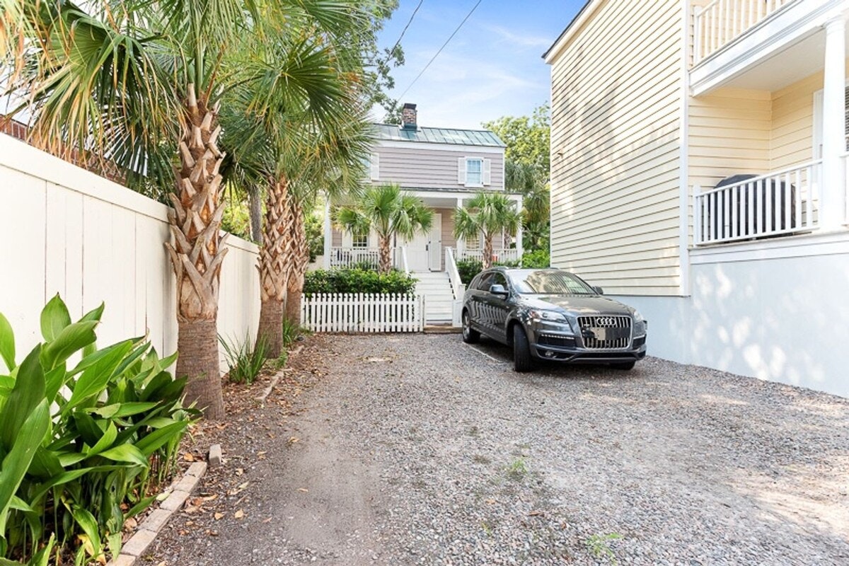 Charleston Home 1005972