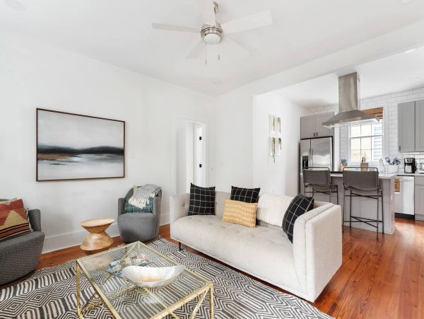 Charleston Home 1005973