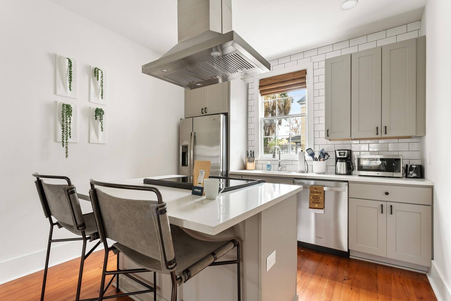 Charleston Home 1005973